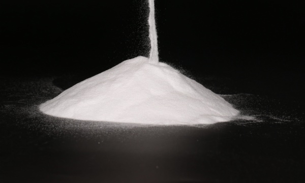 如何選擇適合的噴砂白剛玉材料？